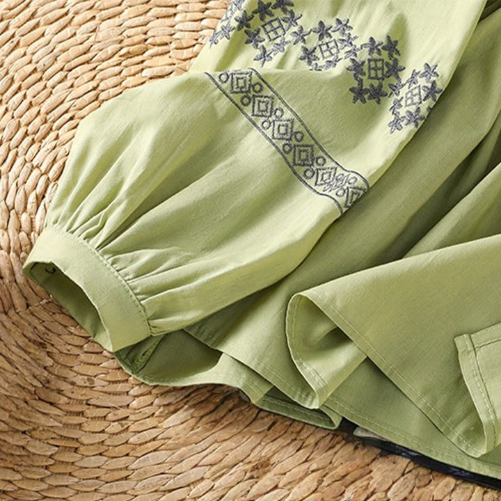 Koszula damska bawełniana z haftowanymi Buddha Stones, plisowanymi guzikami i długim rękawem typu latarnia - image 25