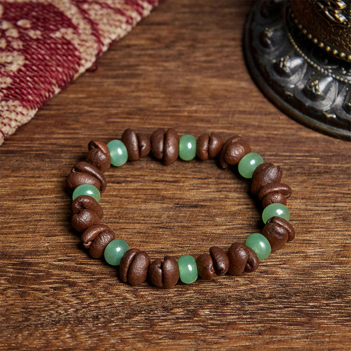 Bransoletka z naturalnych ziaren kawy Buddha Stones, zielonego awenturynu, koralików jadeitu Huanglong - Ziarno kawy i zielony awenturyn (obwód nadgarstka: 16 cm) - image 1