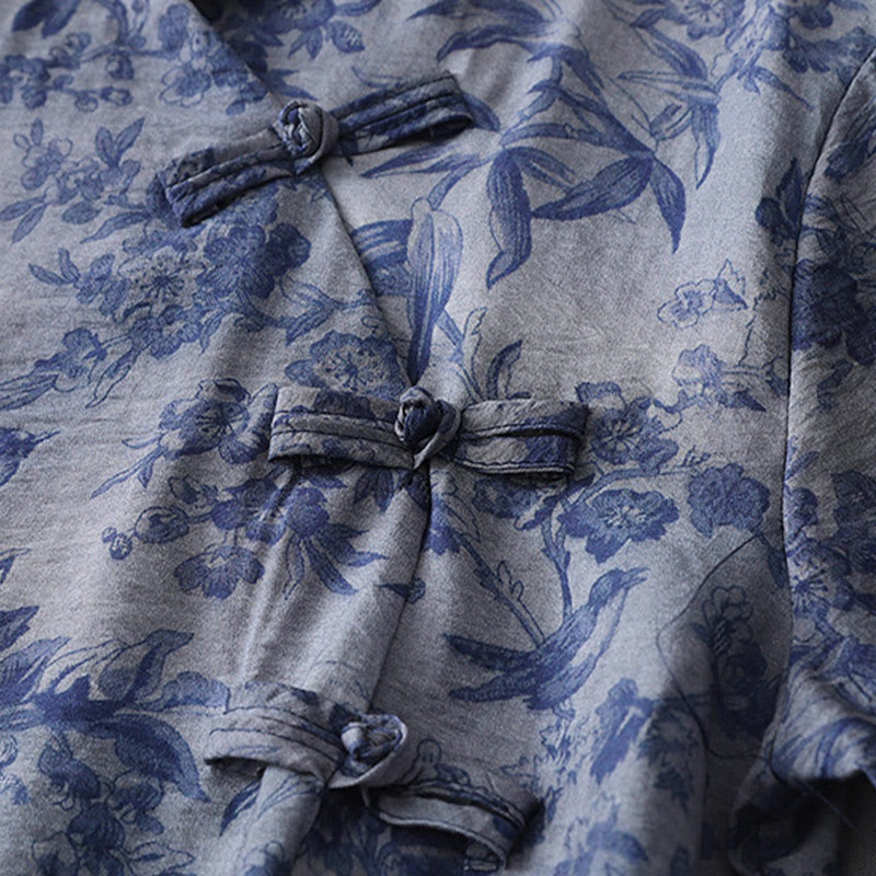 Sukienka midi z bawełny z nadrukiem w kwiaty i Buddha Stones , z żabim guzikiem i krótkim rękawem, kołnierzykiem typu stójka - image 9