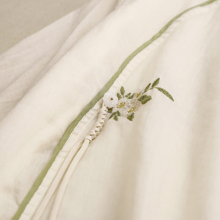 Koszula damska bawełniana z okrągłym dekoltem i rękawami 3/4, z haftowanymi zielonymi liśćmi i motywem kwiatów Buddha Stones w kolorze beżowym - image 5