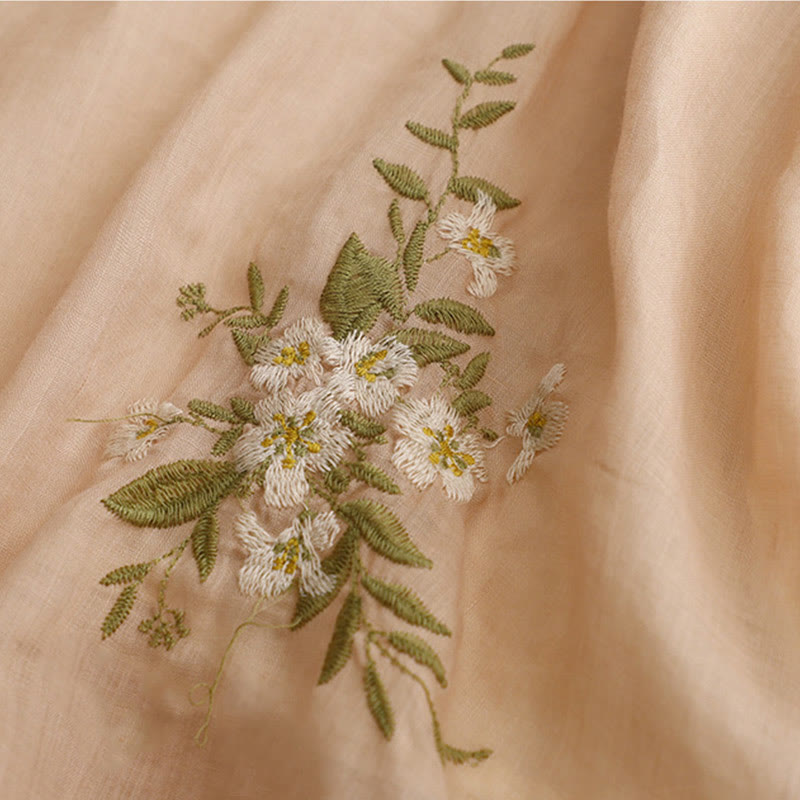 Koszula damska bawełniana z okrągłym dekoltem i rękawami 3/4, z haftowanymi zielonymi liśćmi i motywem kwiatów Buddha Stones w kolorze beżowym - image 16