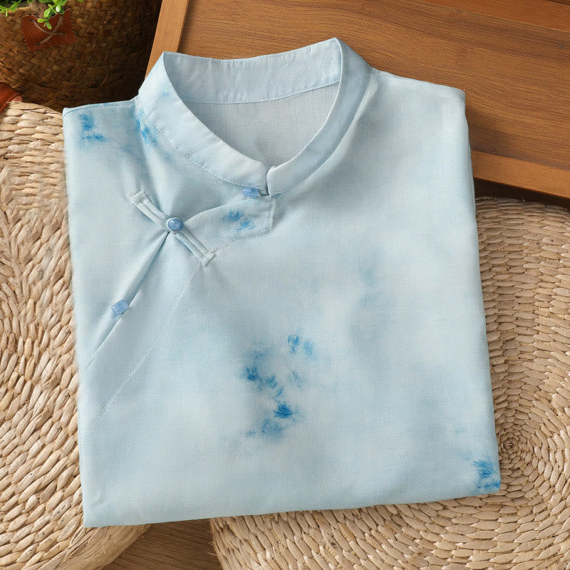 Koszula damska bez rękawów z jasnoniebieskim nadrukiem „ Buddha Stones” z żabim guzikiem - image 3