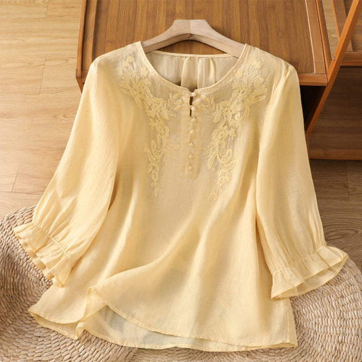 Koszula damska bawełniana z haftowanymi guzikami i okrągłym dekoltem, z rękawami trzy czwarte, z motywem Buddha Stones i pnączy - Khaki - US12, UK/AU16, EU44 (2XL) - image 1