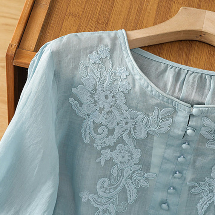 Koszula damska bawełniana z haftowanymi guzikami i okrągłym dekoltem, z rękawami trzy czwarte, z motywem Buddha Stones i pnączy - image 30