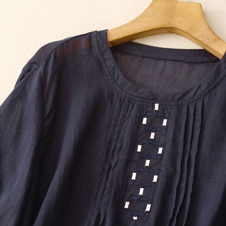 Damska bawełniana lniana koszulka z krótkim rękawem i haftowanymi Buddha Stones , z okrągłym dekoltem i plisami - image 16