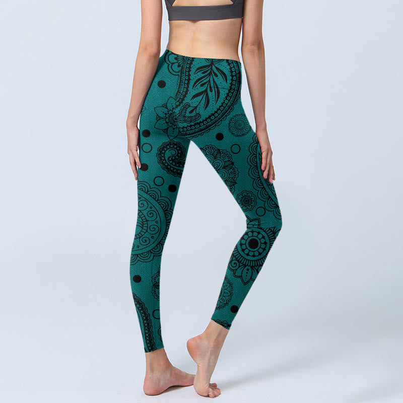 Legginsy do jogi damskie z nadrukiem płatków kwiatów nerkowca w kolorze głębokiej zieleni z Buddha Stones - image 5