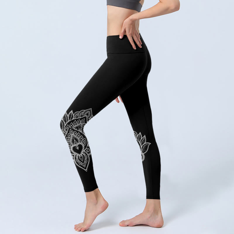 Damskie legginsy do jogi z kwiatowym nadrukiem i płatkami w kształcie serca, z Buddha Stones - image 3
