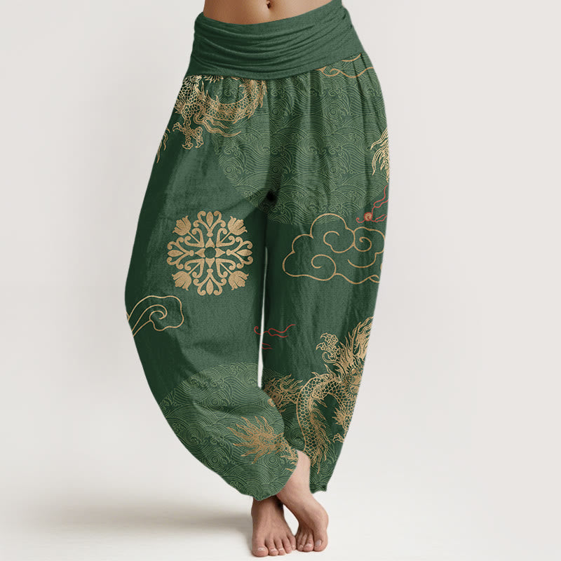 Damskie spodnie haremowe z elastyczną talią i wzorem w kształcie złotego smoka i pomyślnych chmur z Buddha Stones - ForestGreen - US22, UK/AU26, EU54 (6XL) - image 1