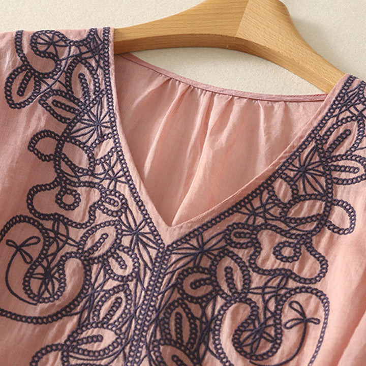 Koszulka damska z krótkim rękawem i haftowanym dekoltem w serek z motywem Buddha Stones - image 15