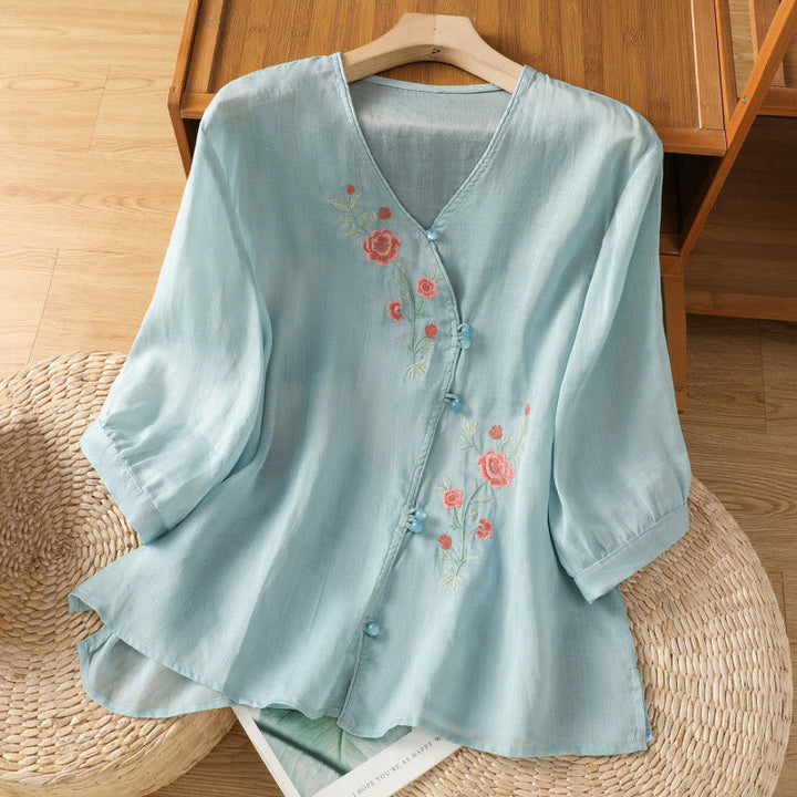 Koszula damska z dekoltem w serek z haftowanymi kwiatami i Buddha Stones - LightSkyBlue - US12, UK/AU16, EU44 (2XL) - image 3
