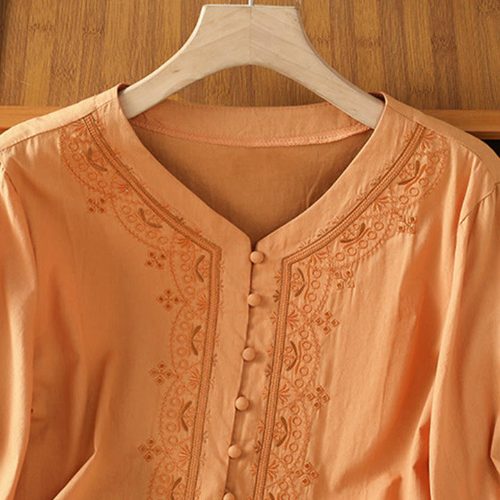 Koszula damska z dekoltem w serek z symetrycznym haftem "Buddha Stones" z bawełny - image 24