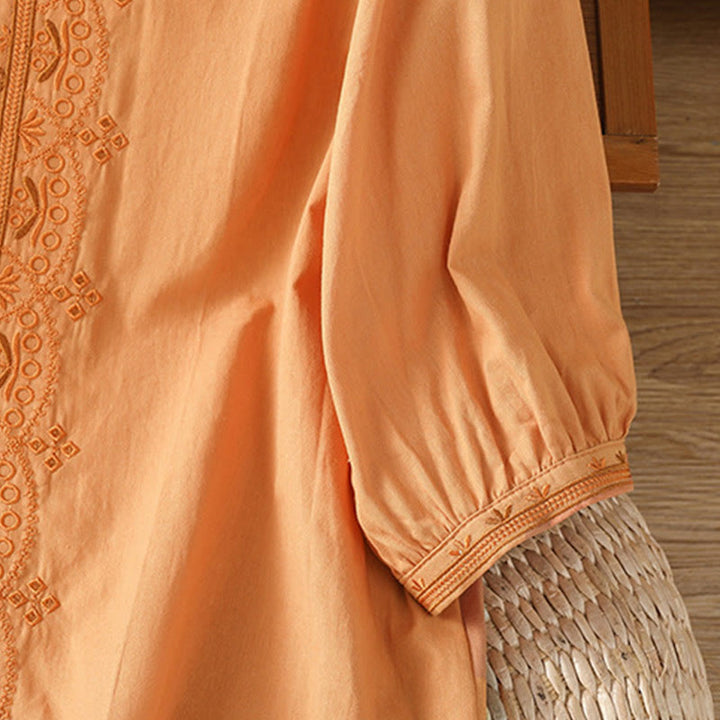 Koszula damska z dekoltem w serek z symetrycznym haftem "Buddha Stones" z bawełny - image 25