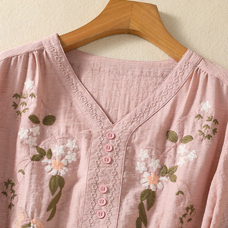 Koszula damska z dekoltem w serek, haftowanymi kwiatami i liśćmi z Buddha Stones - image 3