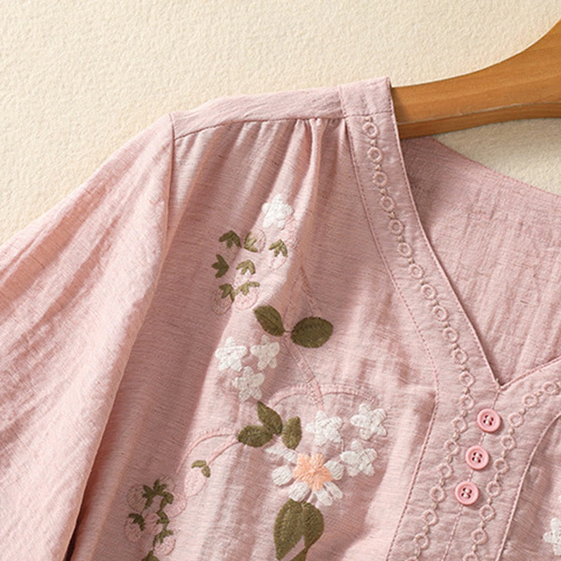 Koszula damska z dekoltem w serek, haftowanymi kwiatami i liśćmi z Buddha Stones - image 5