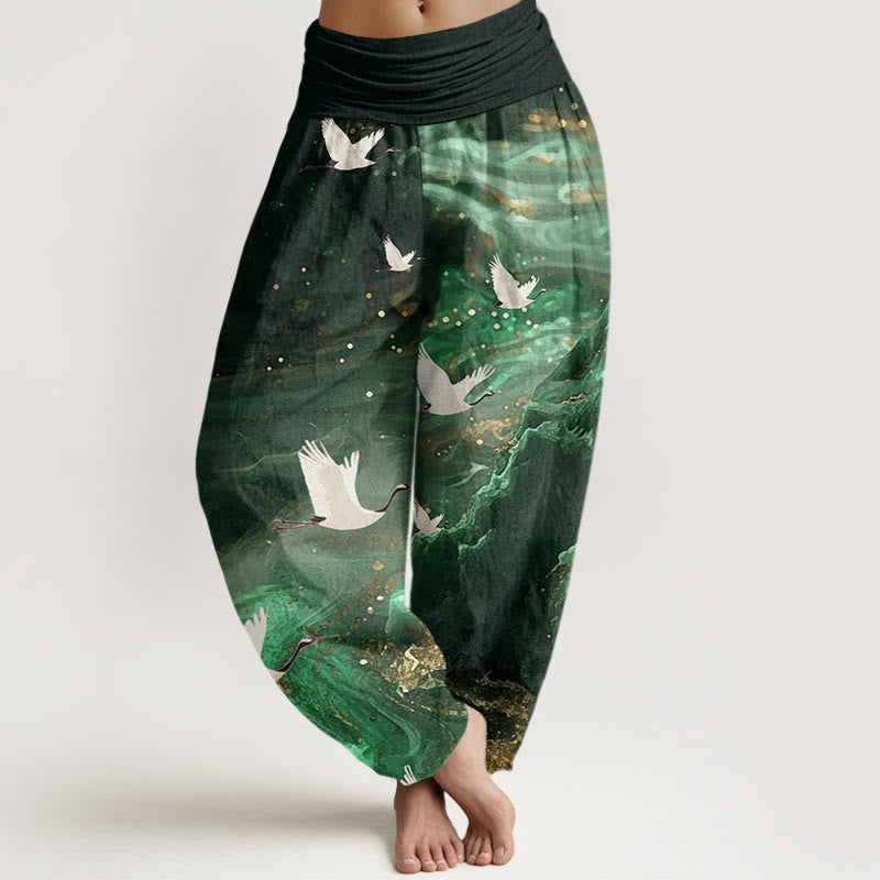 Damskie spodnie haremowe z elastyczną talią i wzorem w latające żurawie z motywem kamieni Buddha Stones - ForestGreen - US22, UK/AU26, EU54 (6XL) - image 1