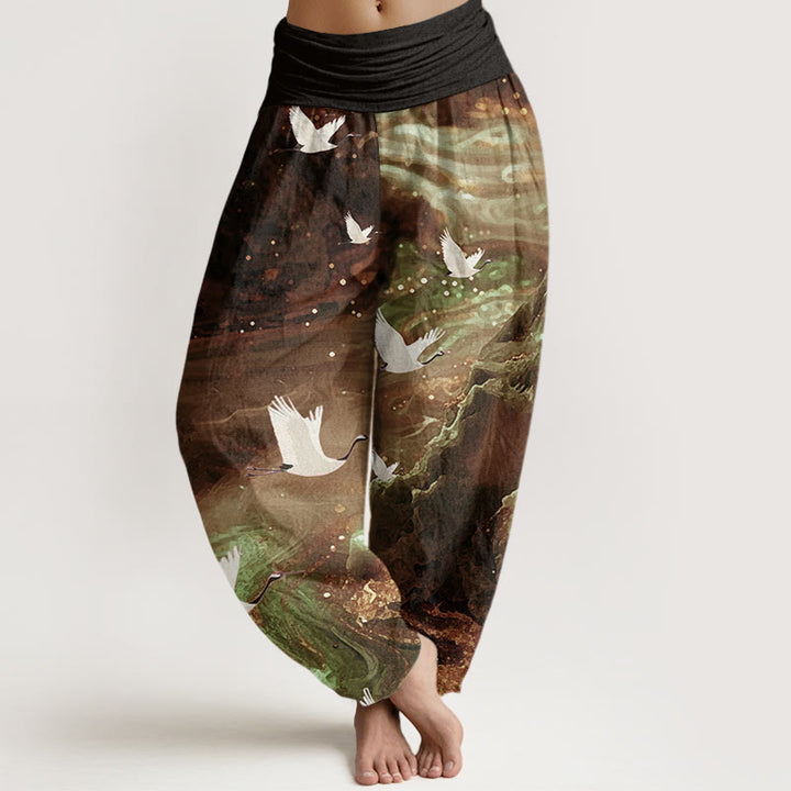 Damskie spodnie haremowe z elastyczną talią i wzorem w latające żurawie z motywem kamieni Buddha Stones - SaddleBrown - US22, UK/AU26, EU54 (6XL) - image 5