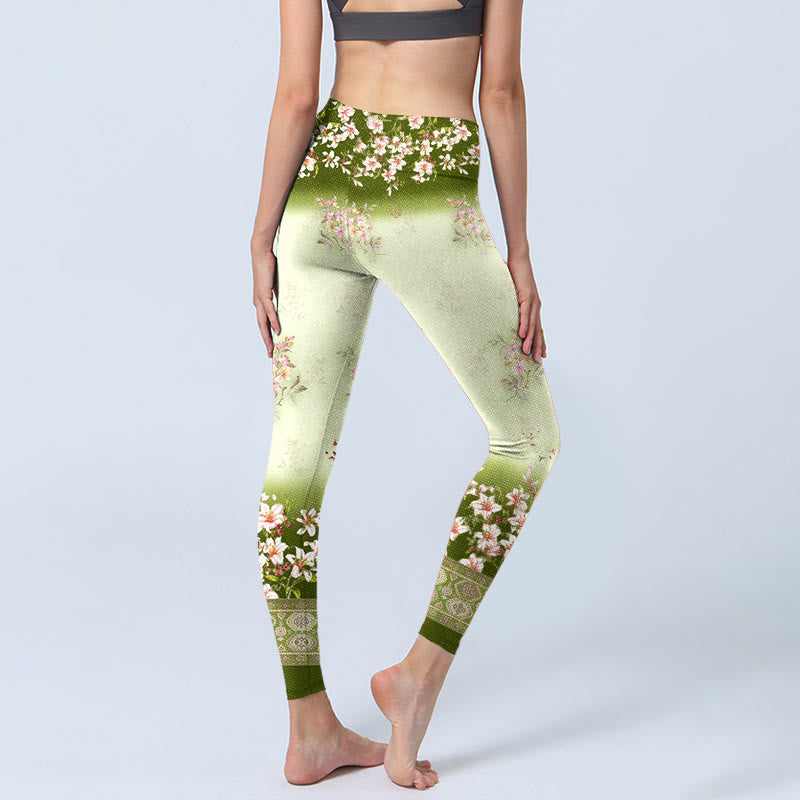 Damskie legginsy do jogi z nadrukiem "Buddha Stones" w różowe kwiaty i zielone liście - image 5