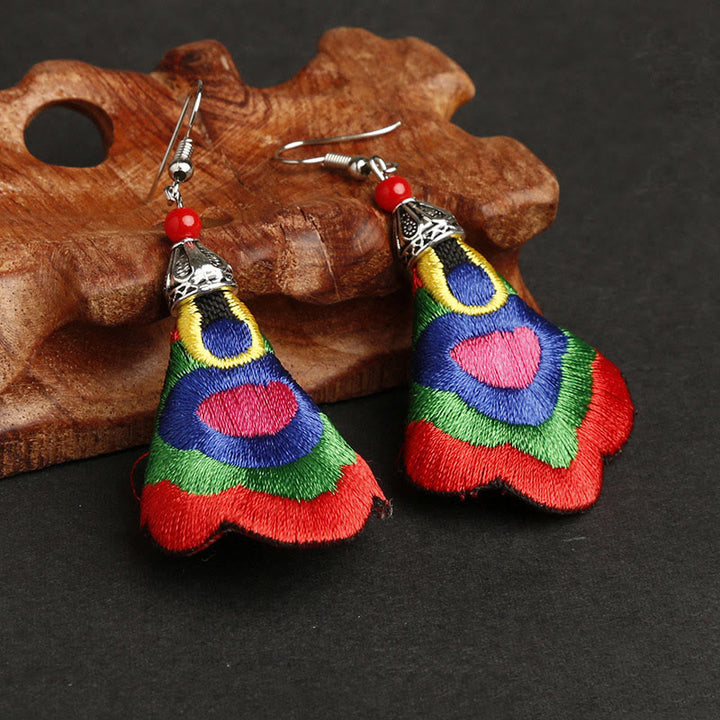 Kolczyki Harmonii z Buddha Stones, ręcznie robione, kolorowe, haftowane Yi - Kolor zewnętrzny – czerwony (słupki ze stopu) - image 1