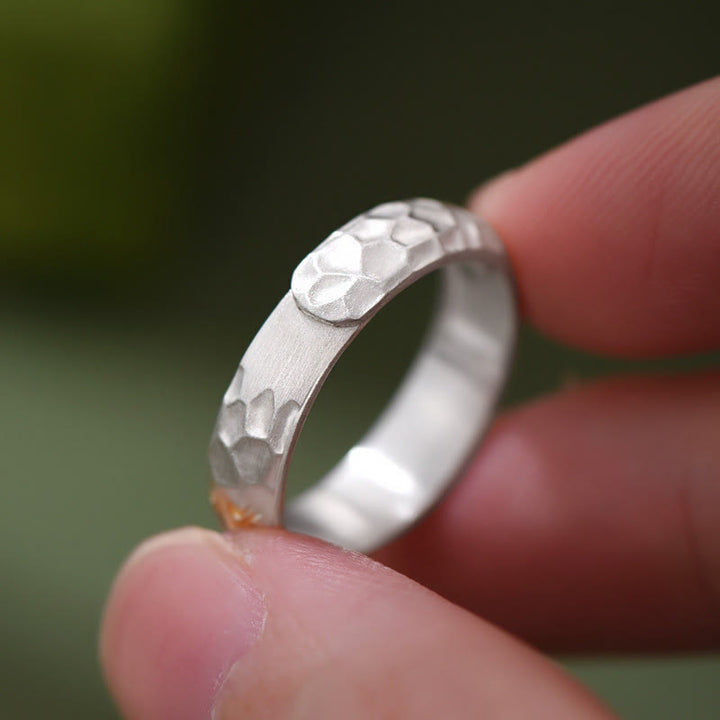 Pierścień równowagi Om Mani Padme Hum z Buddha Stones ze srebra próby 999 z wzorem młotka - image 3