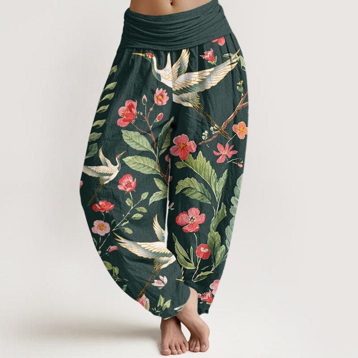 Damskie spodnie haremowe z elastyczną talią i czerwonymi kwiatami w kwiaty Buddha Stones - Ciemnozielony - US22, UK/AU26, EU54 (6XL) - image 8