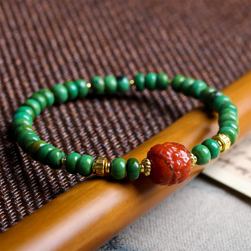 Bransoletka z koralikami z turkusu tybetańskiego i południowo-czerwonego agatu z motywem lotosu i kamieniami Buddha Stones - Turkus i południowy czerwony agat (obwód nadgarstka: 15-18 cm) - image 1