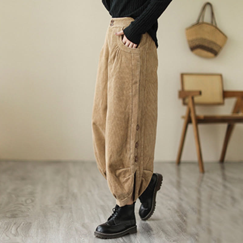 Spodnie damskie z bawełnianego sztruksu z kieszeniami i guzikami w stylu casual z Buddha Stones , z rozcięciem na nogawce - image 2