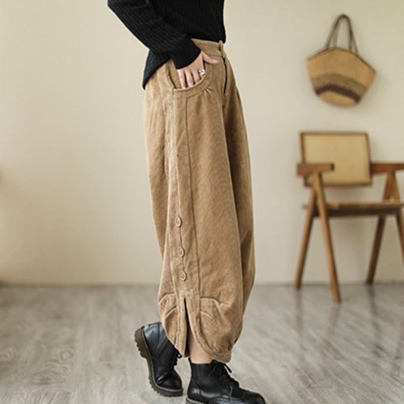 Spodnie damskie z bawełnianego sztruksu z kieszeniami i guzikami w stylu casual z Buddha Stones , z rozcięciem na nogawce - image 4