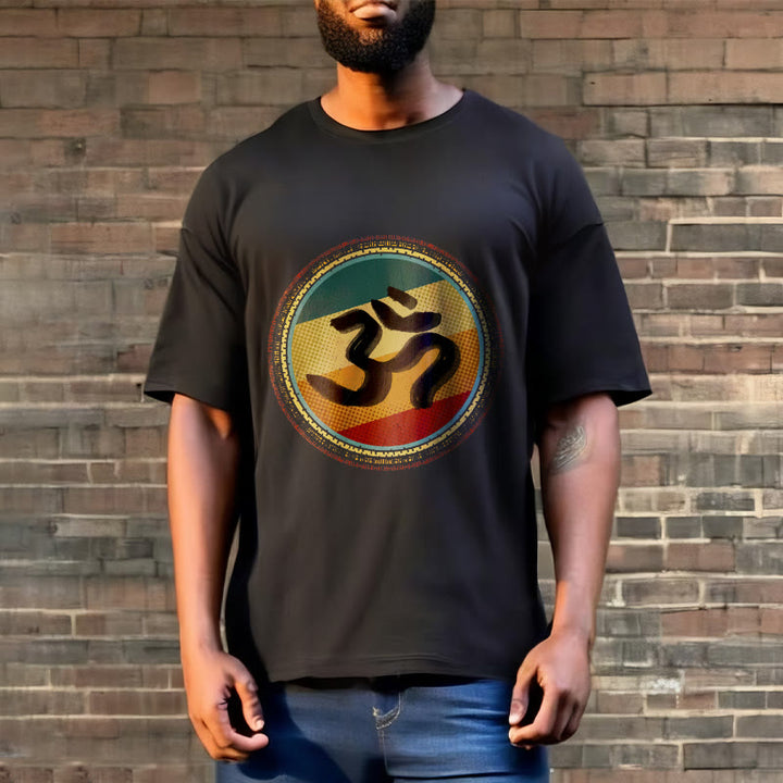 Koszulka bawełniana z motywem Buddha Stones w żywych kolorach, z prostym okrągłym wzorem mandali i symbolem Om - image 7