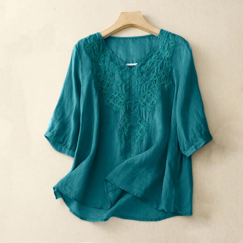 Koszula damska z krótkim rękawem i dekoltem w serek z haftowanymi Buddha Stones - Ciemnoturkusowy - US12, UK/AU16, EU44 (2XL) - image 0