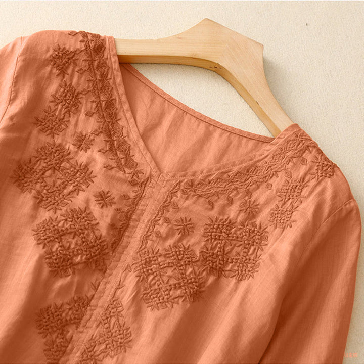 Koszula damska z krótkim rękawem i dekoltem w serek z haftowanymi Buddha Stones - image 11