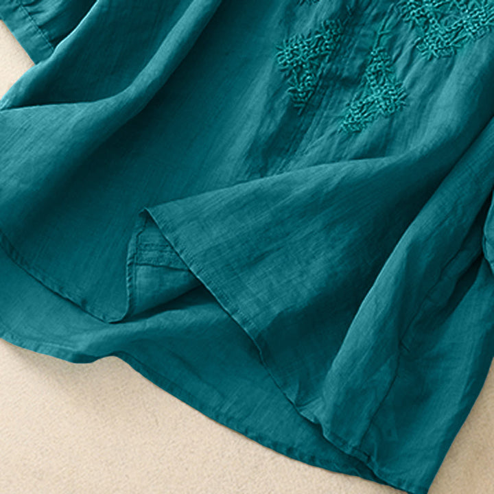 Koszula damska z krótkim rękawem i dekoltem w serek z haftowanymi Buddha Stones - image 4