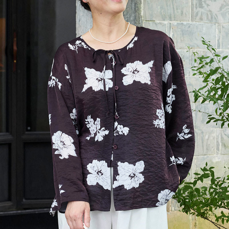 Koszula damska z długim rękawem i sznurowanymi guzikami w kolorze czarnym z motywem kwiatów Buddha Stones dla osób starszych - Czarny - US14, UK/AU18, EU46 (2XL) - image 0
