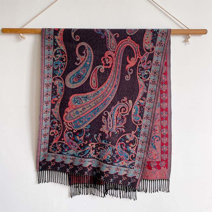 Zimowy, termiczny szal do pracy z motywem paisley i kwiatowym wzorem z frędzlami i ozdobnymi Buddha Stones - Ciemna Magenta - 200*65 cm - image 4