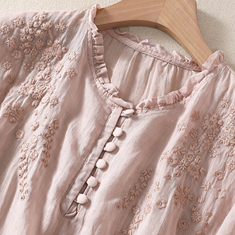 Koszula damska z bufiastymi rękawami i krótkim rękawem "Buddha Stones" w swobodnym, prostym fasonie z guzikami i kwiatowym haftem - image 17