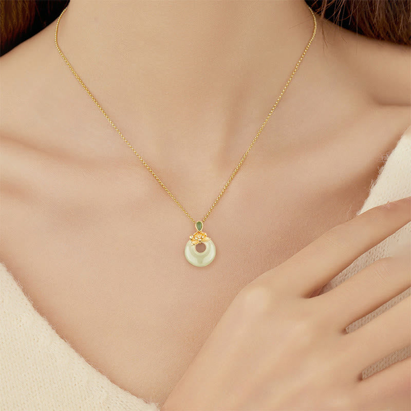 Naszyjnik z wisiorkiem z jadeitu Hetian z motywem lotosu i Buddha Stones wykonany ze srebra próby 925 i złota. - image 3