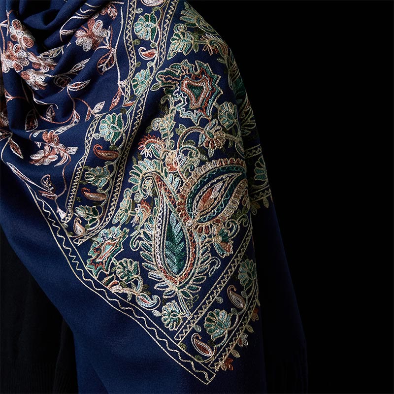 Buddha Stones Zimowy Brązowo-beżowy Mały Kwiat Pnącza Wzór Kwiatu Nerkowca Przytulny Szalik z Frędzlami - image 4