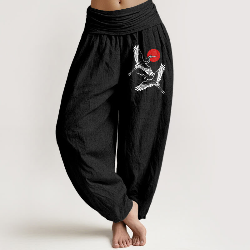 Damskie spodnie haremowe z elastyczną talią i wzorem "Buddha Stones" w czerwone słońce i żurawie - Czarny - US22, UK/AU26, EU54 (6XL) - image 0