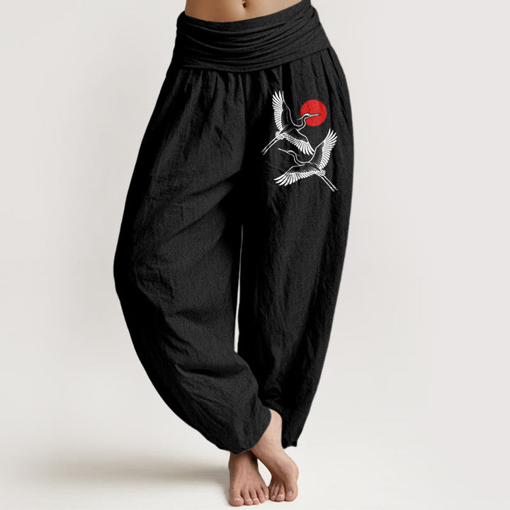 Damskie spodnie haremowe z elastyczną talią i wzorem "Buddha Stones" w czerwone słońce i żurawie - Czarny - US22, UK/AU26, EU54 (6XL) - image 0