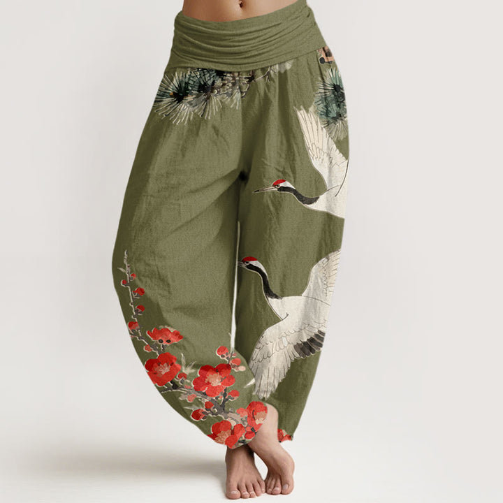 Damskie spodnie haremowe z elastyczną talią i nadrukiem w Buddha Stones, żurawie i kwiaty śliwy - Oliwkowy - US22, UK/AU26, EU54 (6XL) - image 5