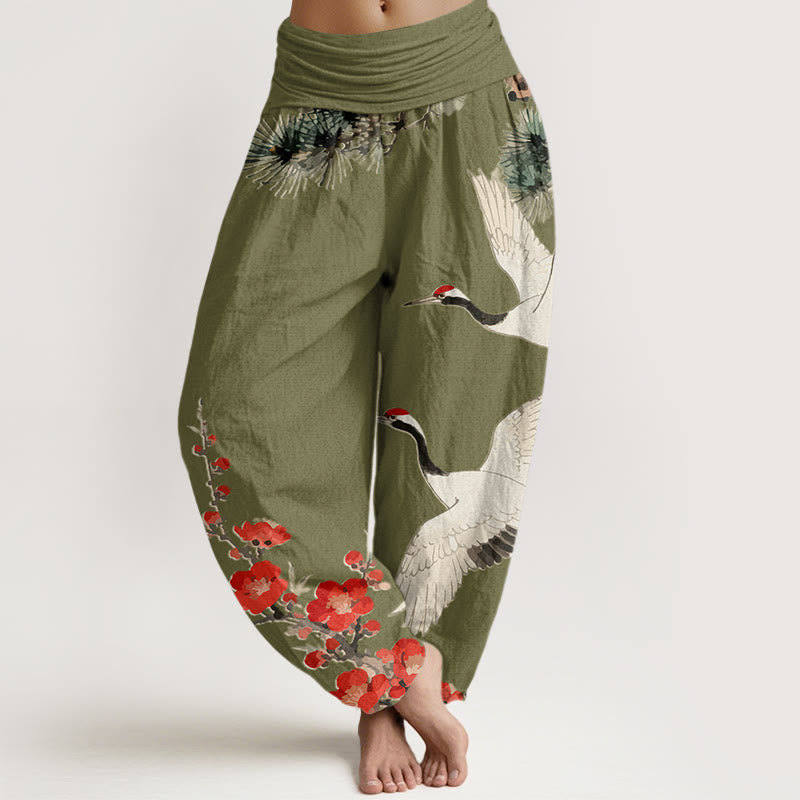 Damskie spodnie haremowe z elastyczną talią i nadrukiem w Buddha Stones, żurawie i kwiaty śliwy - Oliwkowy - US22, UK/AU26, EU54 (6XL) - image 5