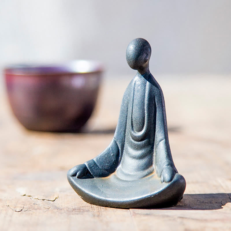 Ręcznie wykonany Buddha Stones siedzącego bezkształtnego Buddy z proszku żelaza i rdzy, odlew z żywicy - image 2