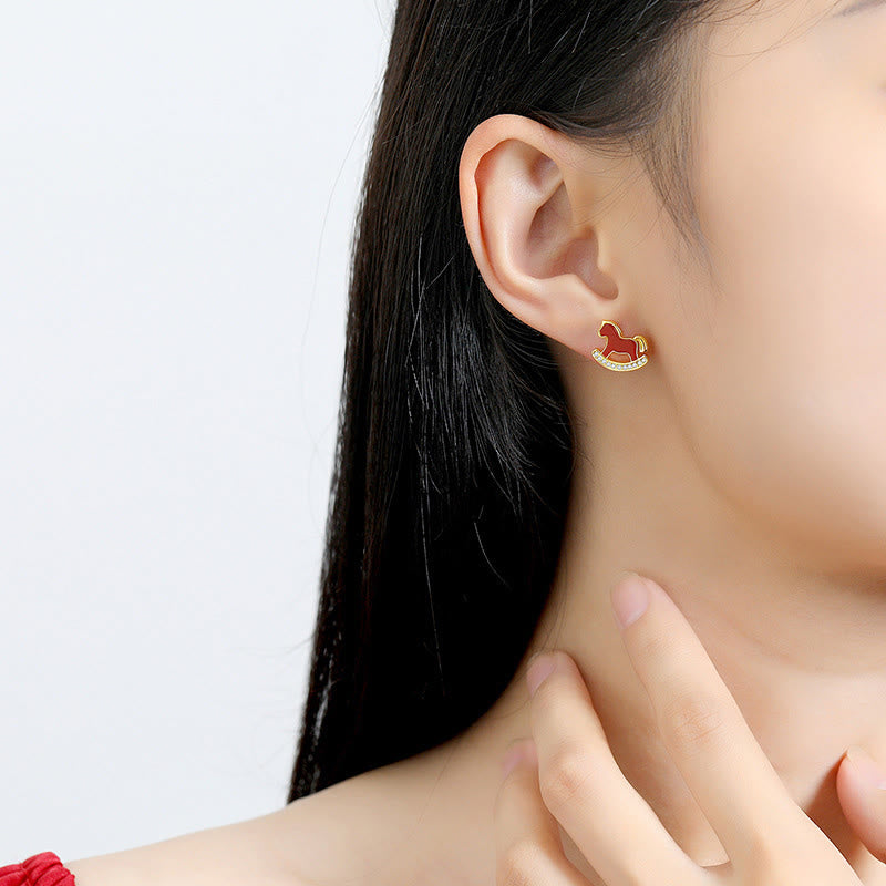 Kolczyki Buddha Stones ze srebra próby 925 z motywem Roku Konia i czerwonym agatem dodającym pewności siebie - image 4