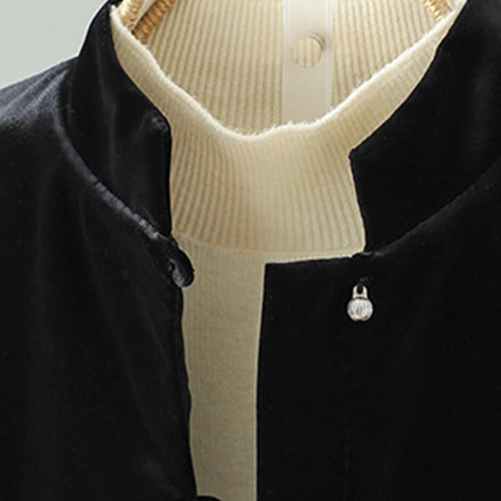 Kamizelka damska bez rękawów z haftem "Buddha Stones" w kolorze białym - image 8