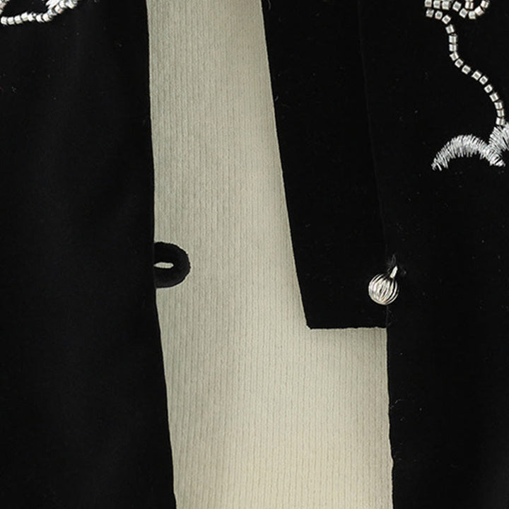 Kamizelka damska bez rękawów z haftem "Buddha Stones" w kolorze białym - image 6