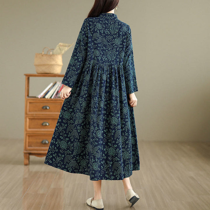 Sukienka maxi z bawełny z nadrukiem w Buddha Stones i długim rękawem, kołnierzykiem stojącym i kieszeniami - image 3