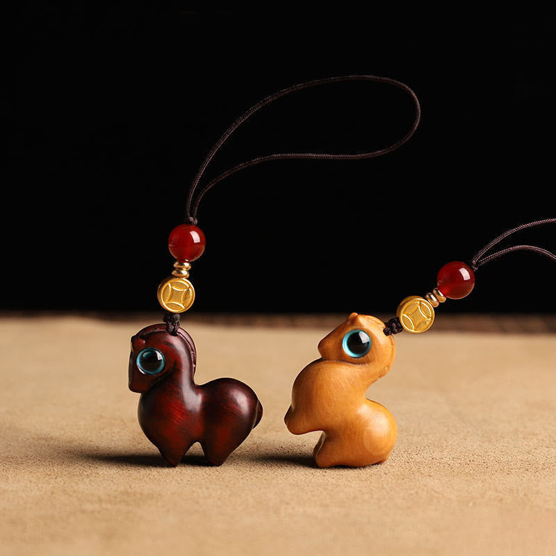 Buddha Stones Rok Konia Mały liść Czerwony sandałowiec Spokojny brelok do telefonu Dekoracja do zawieszenia - image 8