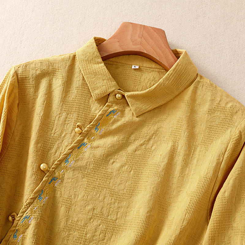 Koszula damska z długim rękawem z bawełny z haftem "Jesienne Buddha Stones" w asymetrycznym wzorze i żabą zapinaną na guziki - image 26