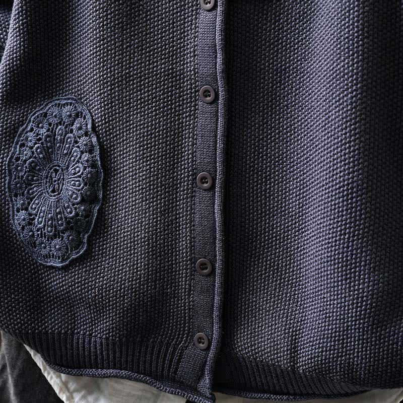 Sweter kardigan z długim rękawem i bawełny z motywem Buddha Stones, z kwiatowymi guzikami i długimi rękawami - image 27