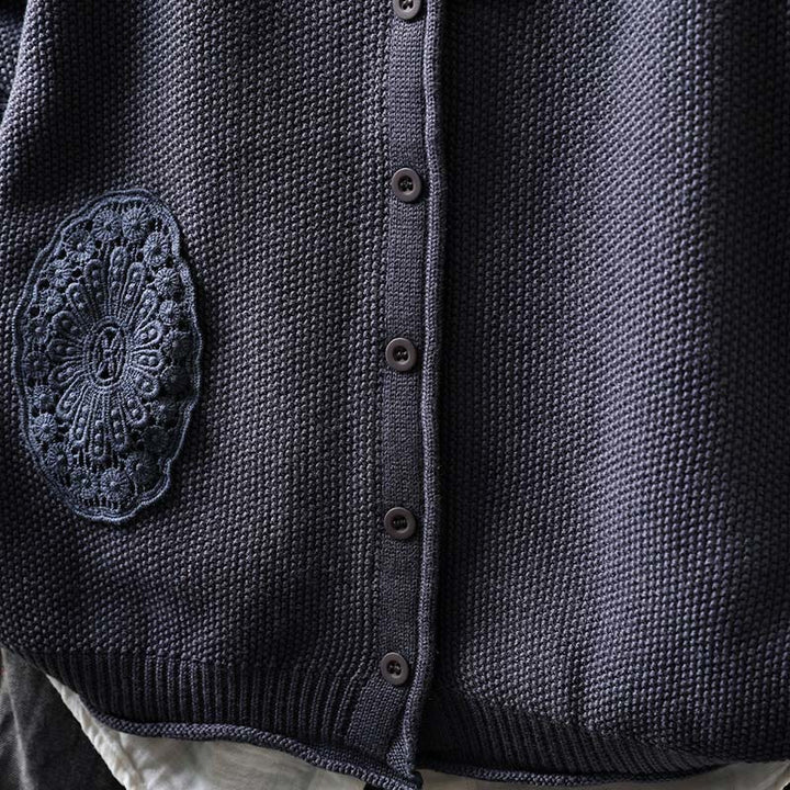 Sweter kardigan z długim rękawem i bawełny z motywem Buddha Stones, z kwiatowymi guzikami i długimi rękawami - image 27