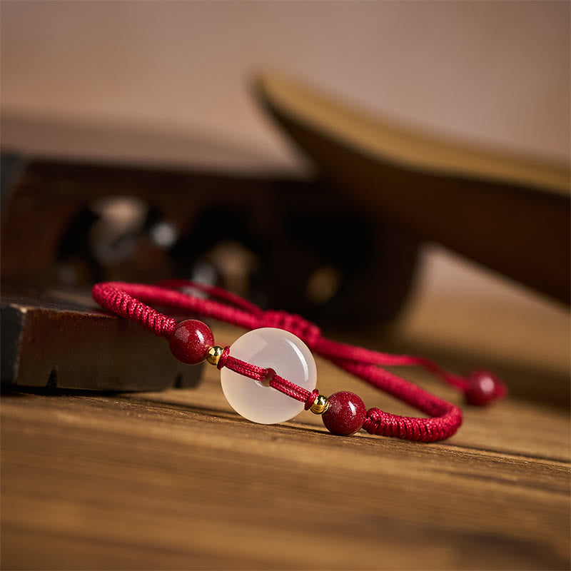 Bransoletka z klamrą Buddha Stones z białego agatu z płaskim węzłem i diamentowym węzłem z czerwonego sznurka - image 16